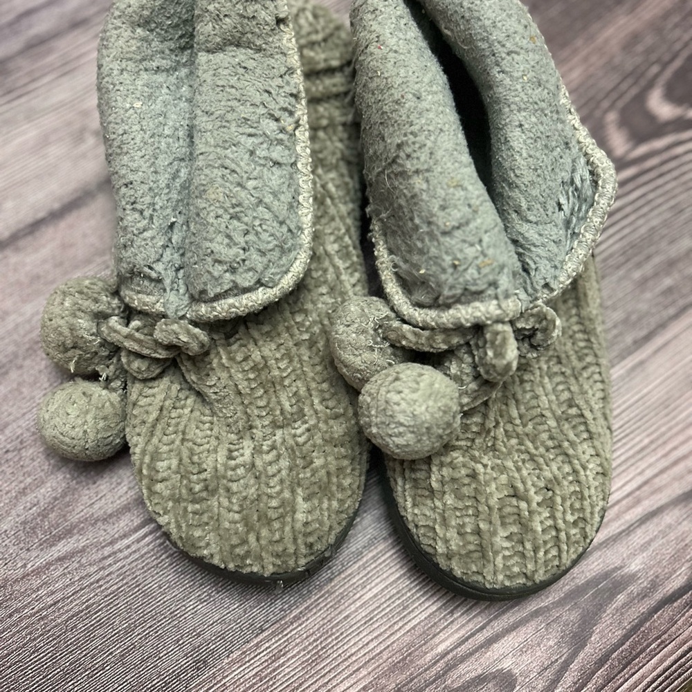 Cozy Gray Knit Slippers with Pom Poms